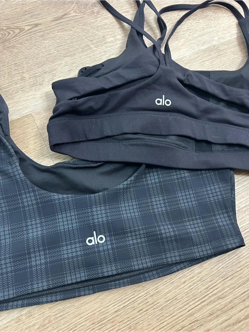 Bundle of 2 ALO Yoga Sports Bra Black and Plaid Size Large